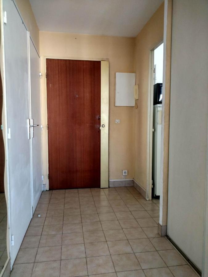 F2 à 50 M De La Appartement *